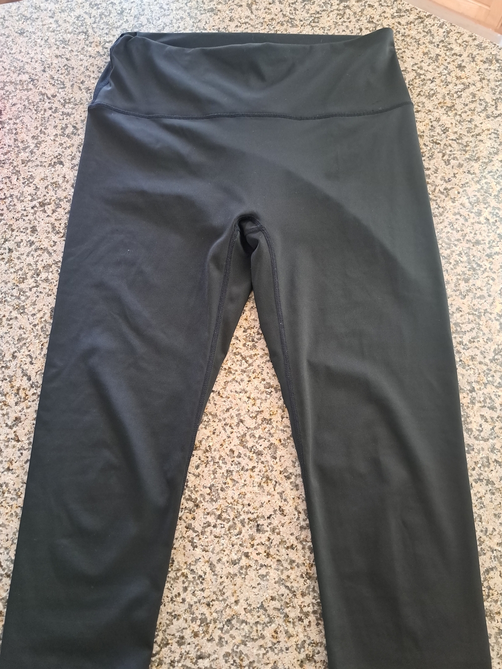 Alo High-Waist Black Leggings - Picture 2 of 3